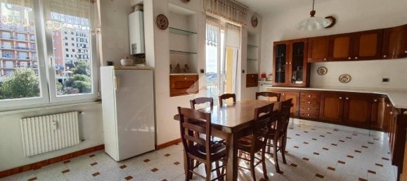 3 bedrooms Apartment in Genoa, Italy No. 11733 10