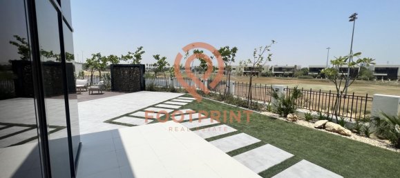 6 bedrooms Villa in Dubai, UAE No. 24547 2