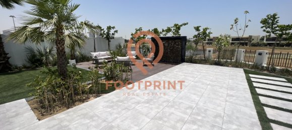 6 bedrooms Villa in Dubai, UAE No. 24547 8