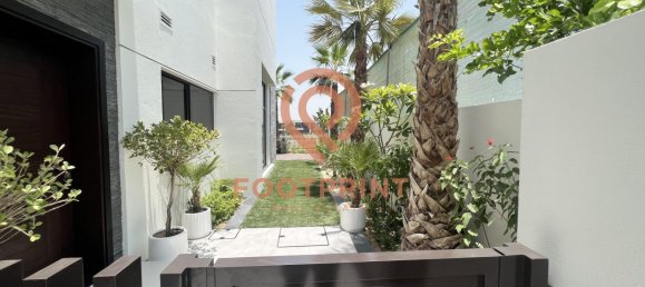 6 bedrooms Villa in Dubai, UAE No. 24547 18