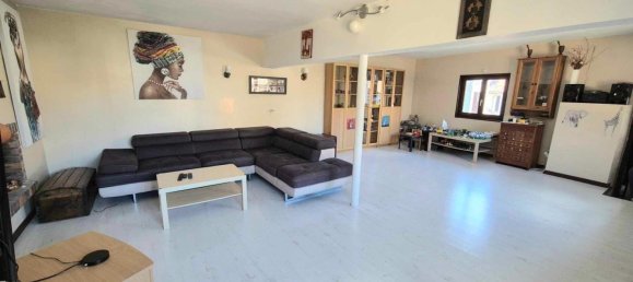 4 bedrooms House in Saint-Chamond, France No. 198172 6