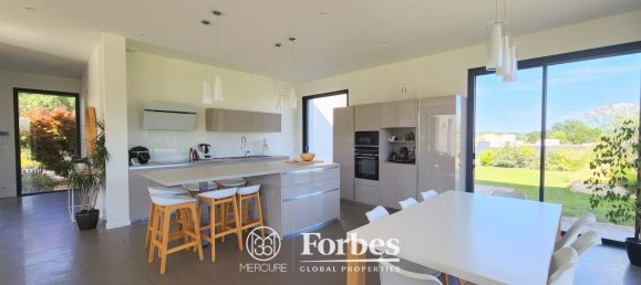 4 bedrooms Villa in Vichy, France No. 208174 5