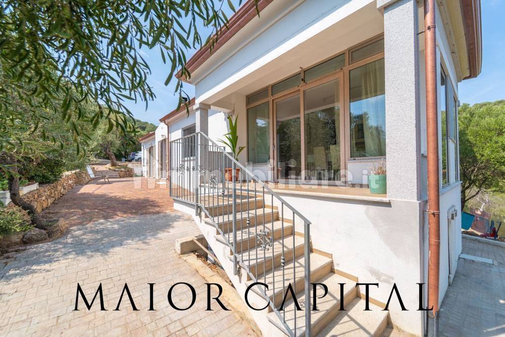 4 bedrooms Villa in San Teodoro, Italy No. 389799