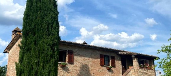 3 bedrooms House in Cortona, Italy No. 153 6