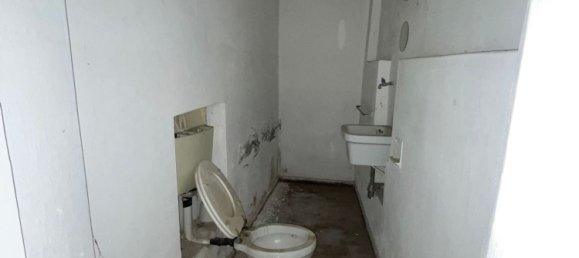 Propiedad comercial en Prato, Italy 146 m² No. 89541 6