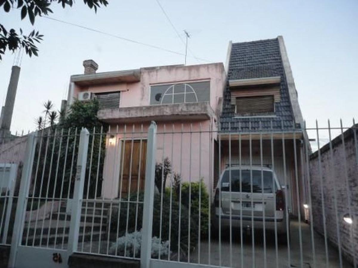 3 bedrooms House in General San Martin, Argentina No. 70817