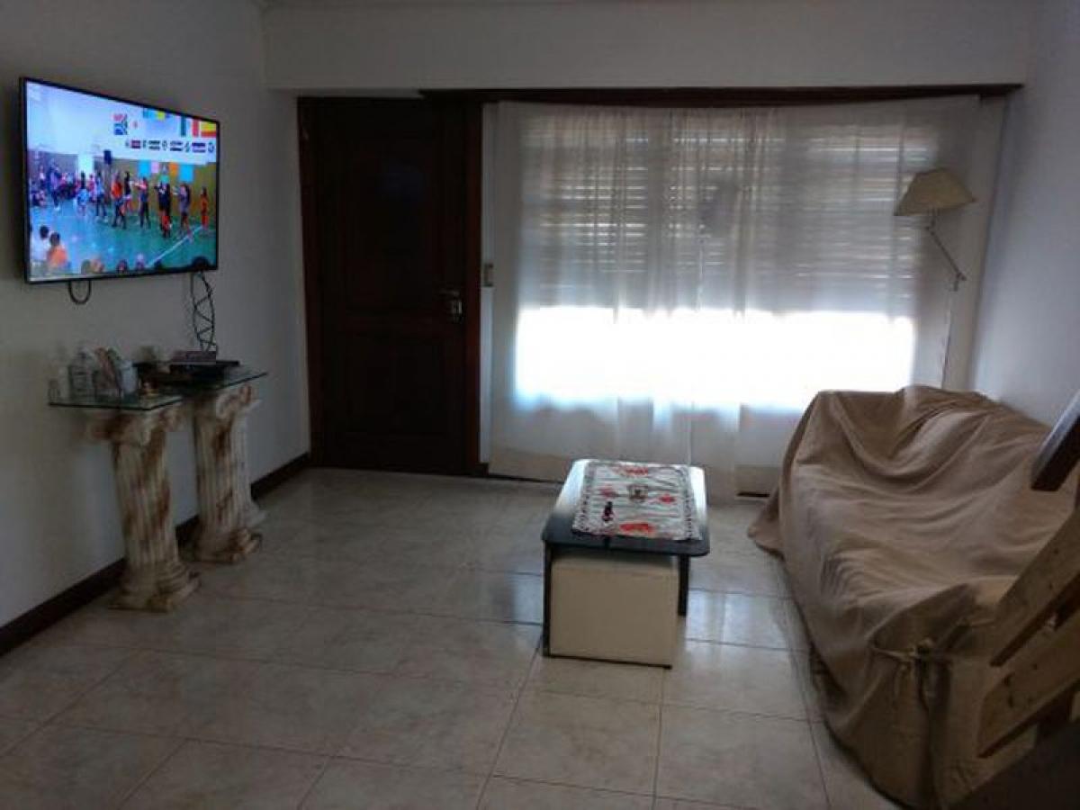 Casa de 4 dormitorios en Mar del Plata, Argentina No. 99880