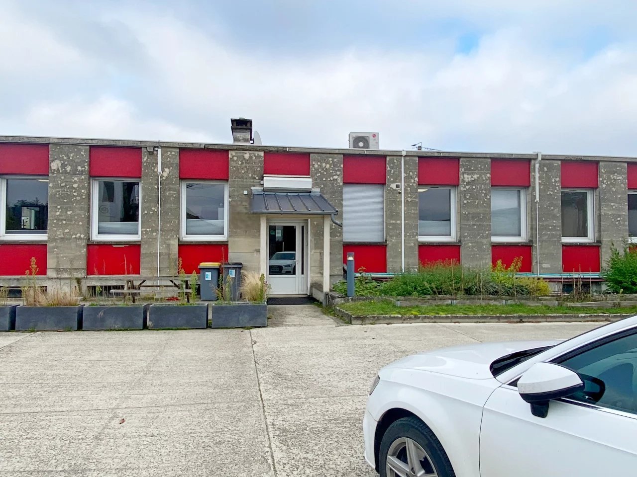 13 rooms Building in Laon, France No. 158864