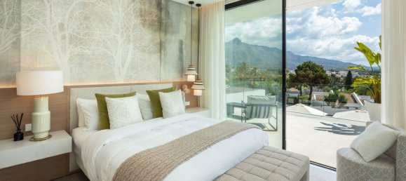 5 bedrooms Villa in Marbella, Spain No. 72779 16