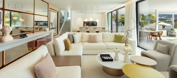 5 bedrooms Villa in Marbella, Spain No. 72779 24