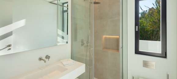 5 bedrooms Villa in Marbella, Spain No. 72779 19