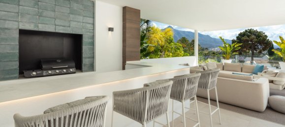 5 bedrooms Villa in Marbella, Spain No. 72779 25