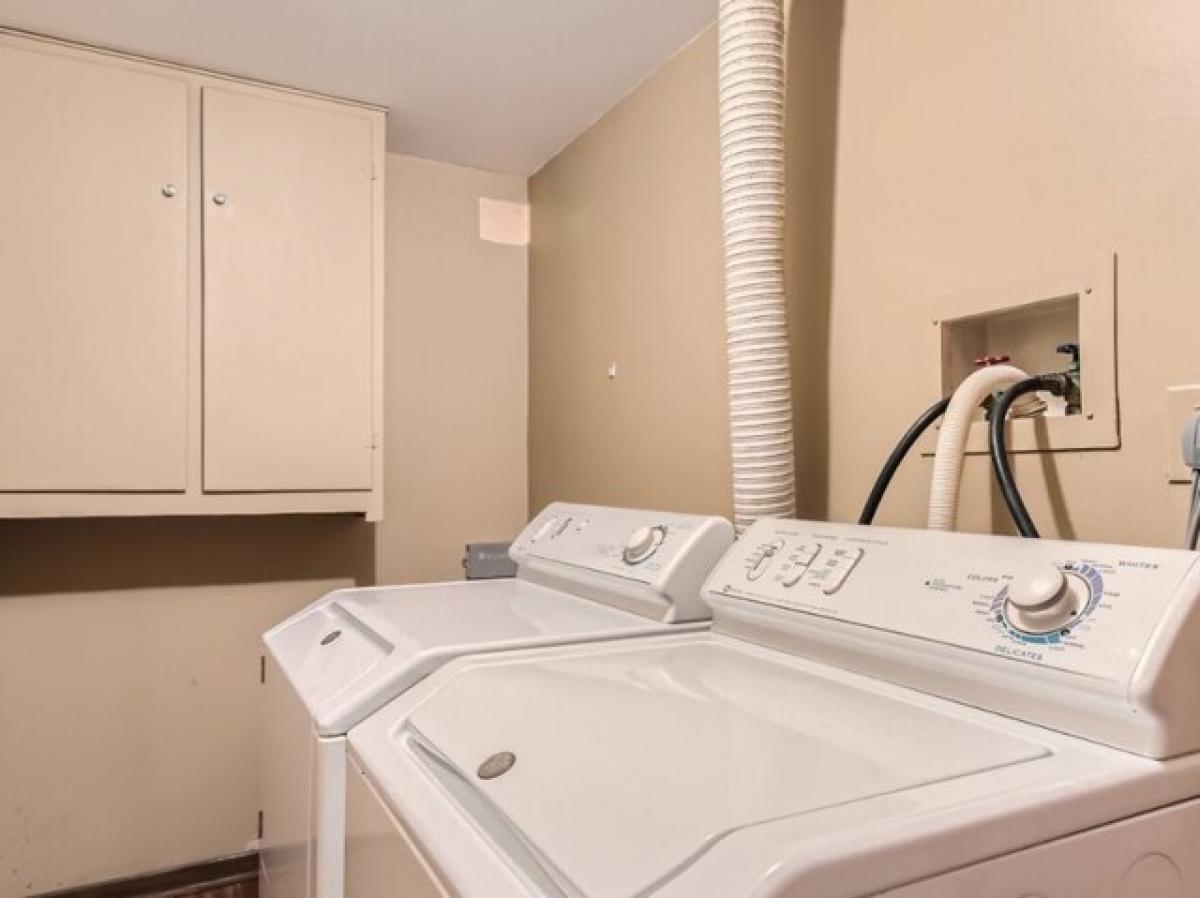 3 bedrooms House in Willowbrook, USA No. 406686