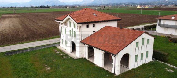 4 bedrooms Villa in Sandrigo, Italy No. 211041 12
