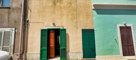 4 rooms Villa in Andrano, Italy No. 90681 2