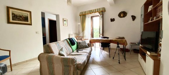2 bedrooms Apartment in Quarrata, Italy No. 293722 2