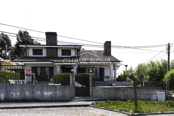 3 غرف نوم منزل في Mozelos, Portugal رقم 94245