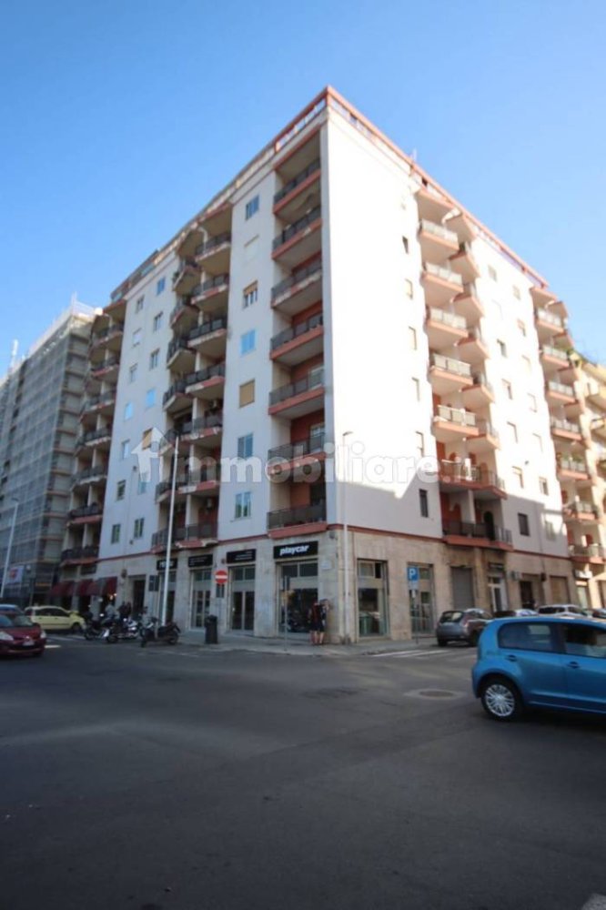 Apartamento de 4 dormitorios en Cagliari, Italy No. 50739