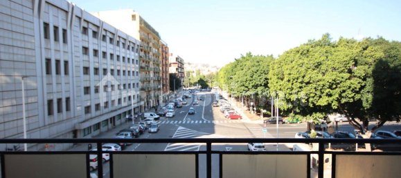Apartamento de 4 dormitorios en Cagliari, Italy No. 50739 24