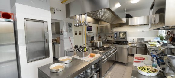 Imóvel comercial de 4 divisões em Mantua, Italy N.º 243736 5