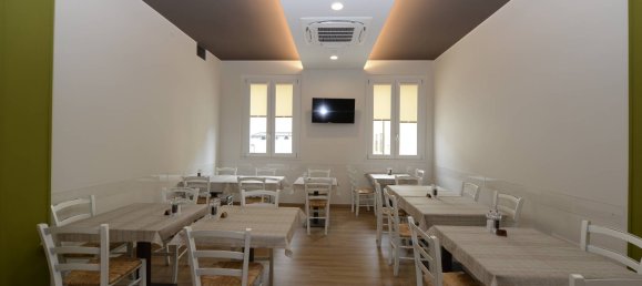 Imóvel comercial de 4 divisões em Mantua, Italy N.º 243736 16