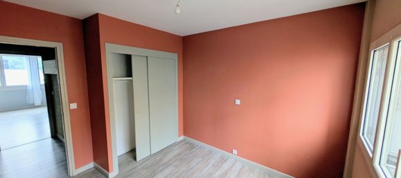 2-salle Appartement à Aix-les-Bains, France No. 337629 4