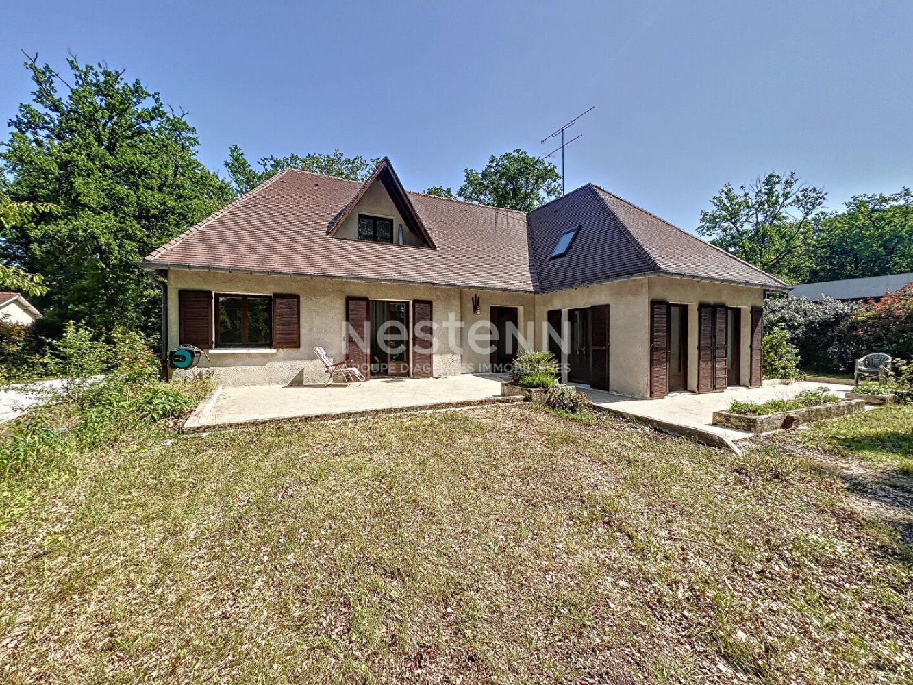 5 bedrooms House in Lamorlaye, France No. 82767