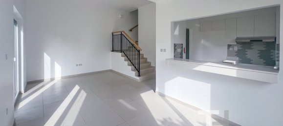 4 bedrooms Townhouse in Dubai Land, UAE No. 28846 2