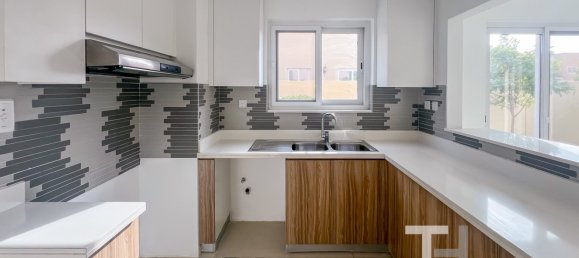 4 bedrooms Townhouse in Dubai Land, UAE No. 28846 5