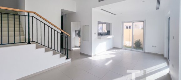 4 bedrooms Townhouse in Dubai Land, UAE No. 28846 3