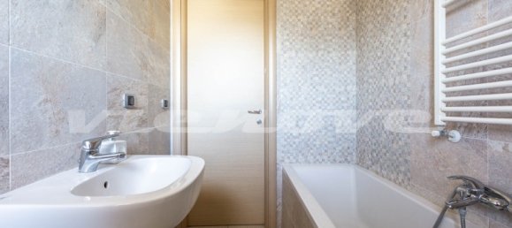 3 rooms Apartment in Rome, Italy No. 12274 15