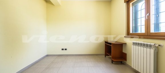3 rooms Apartment in Rome, Italy No. 12274 16