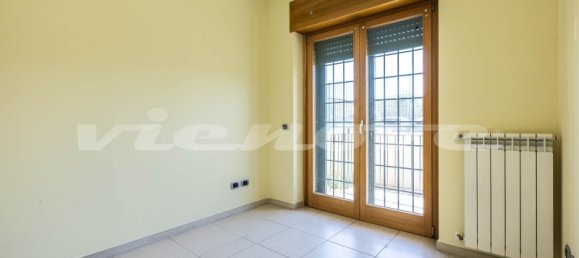 3 rooms Apartment in Rome, Italy No. 12274 17