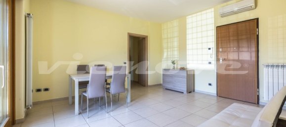 3 rooms Apartment in Rome, Italy No. 12274 6