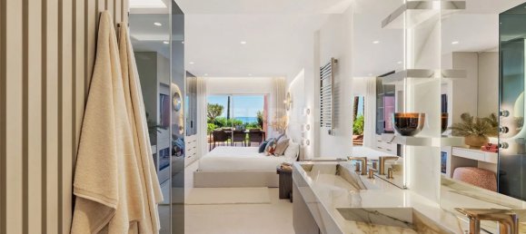 Apartamento de 3 dormitorios en Estepona, Spain No. 187387 3