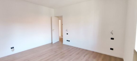 4 bedrooms Duplex in Ceriano Laghetto, Italy No. 364332 12