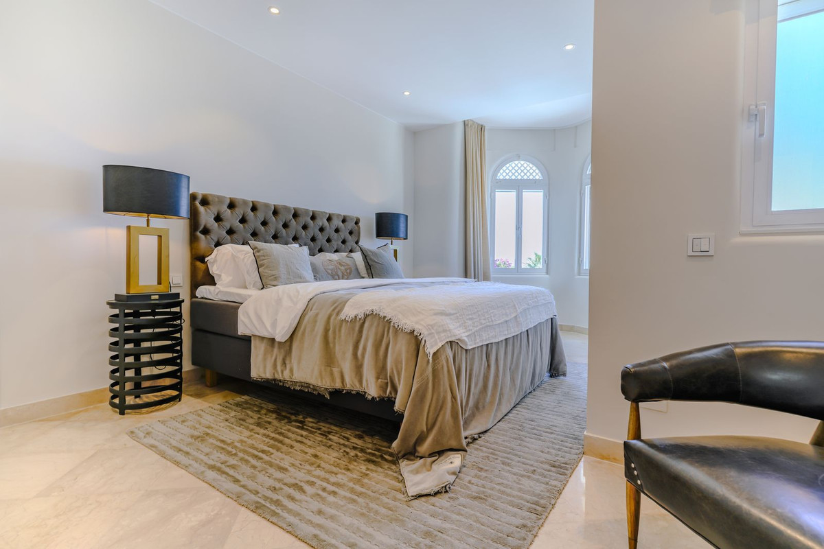 3 bedrooms Penthouse in Marbella, Spain No. 99296