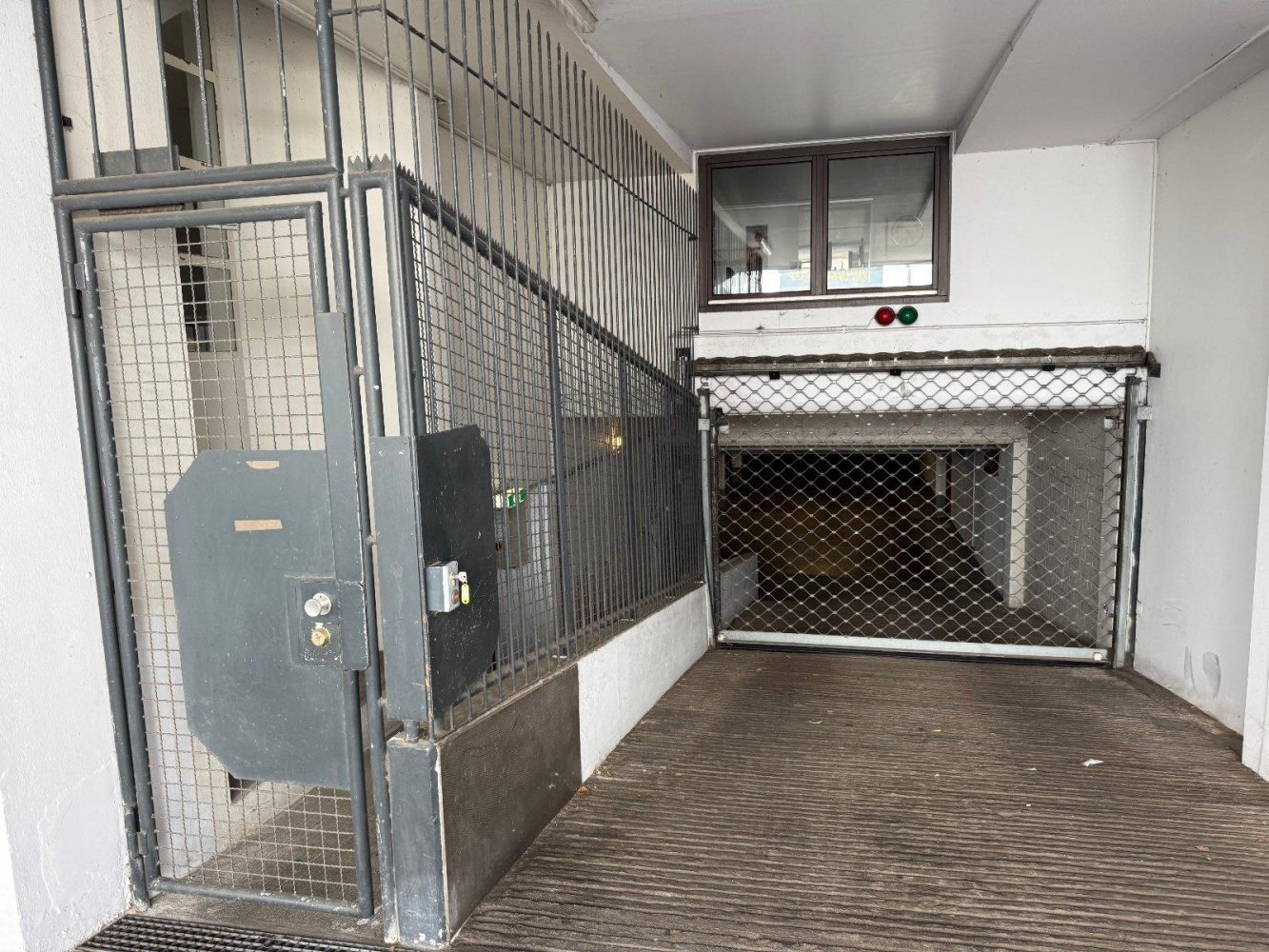  Parking in Bremen, Germany No. 270284