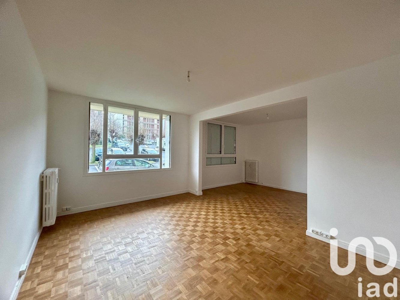 Apartamento de 2 dormitorios en Chatillon, France No. 163401