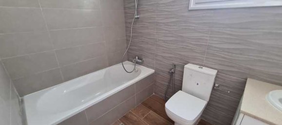 4 bedrooms Villa in Paphos, Cyprus No. 7766 11