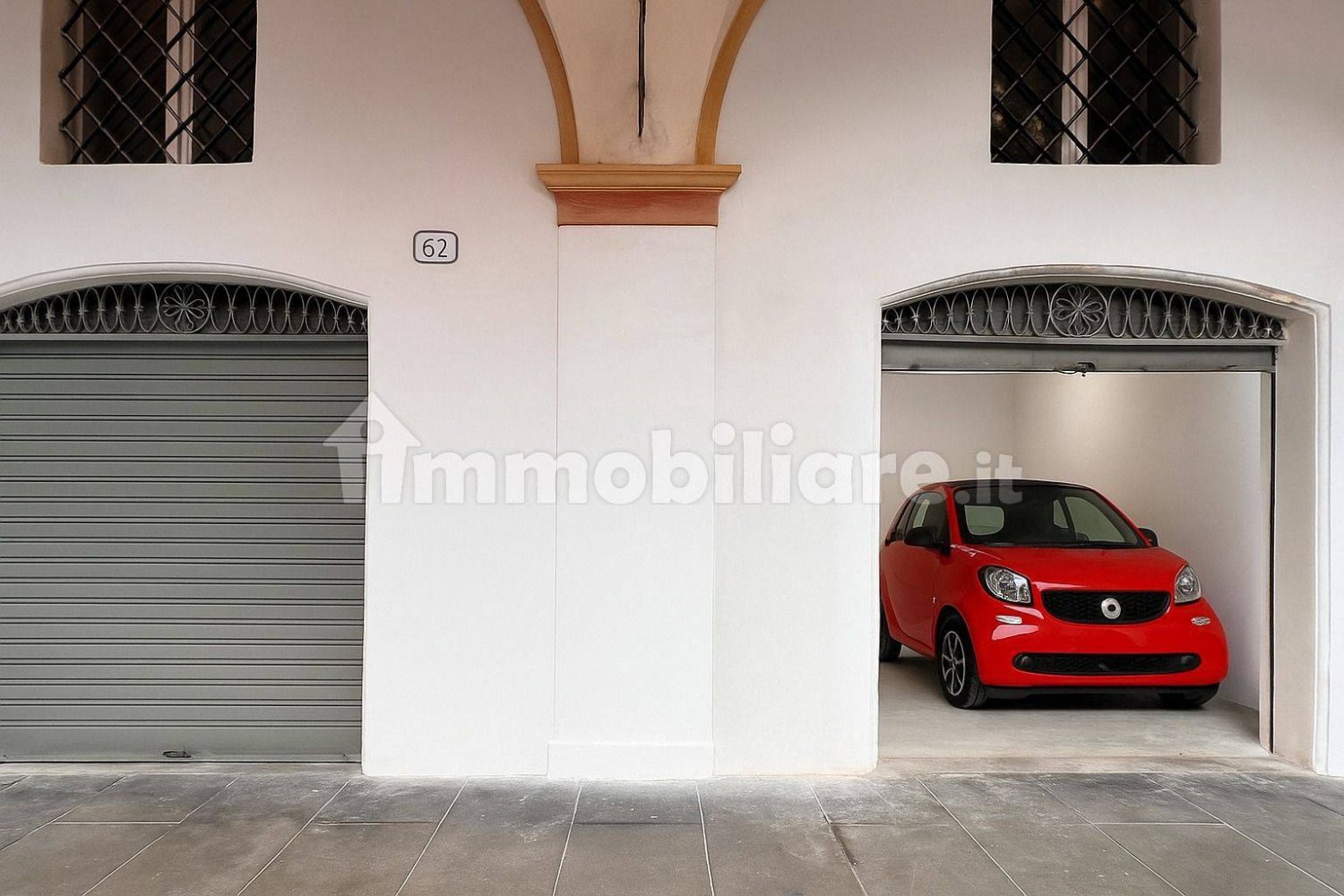 30m² Garage in Modena, Italy No. 310765