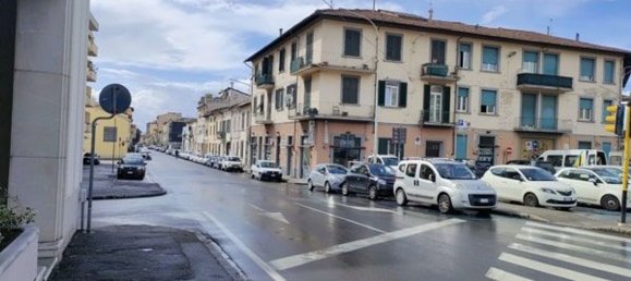 110m² Commercial property in Prato, Italy No. 178869 6