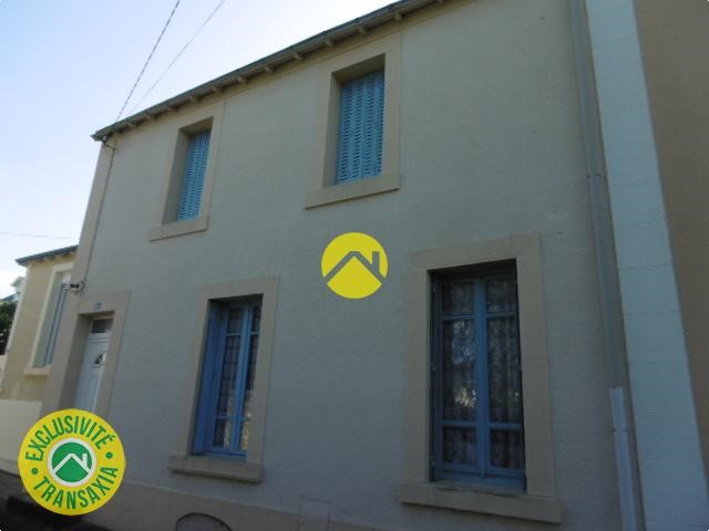 Villa de 4 dormitorios en Le Blanc, France No. 67192