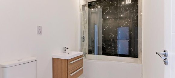 1 bedroom Apartment in Epsom, United Kingdom No. 9746 11