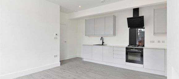 1 bedroom Apartment in Epsom, United Kingdom No. 9746 3