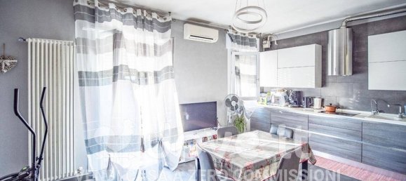3 Schlafzimmer Wohnung in Sassuolo, Italy, Nr. 380460 3