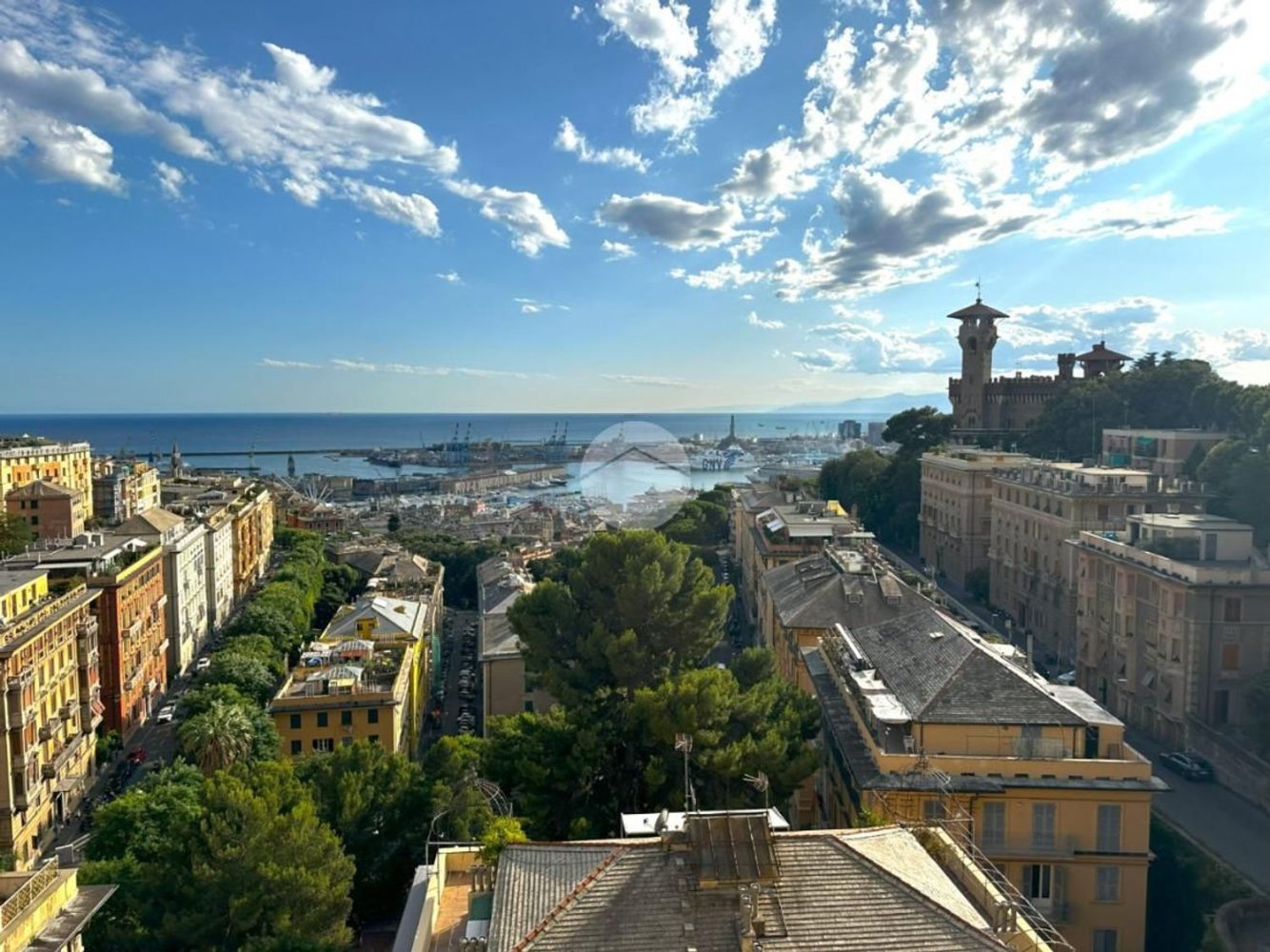 5 rooms Apartment in Genoa, Italy No. 305204
