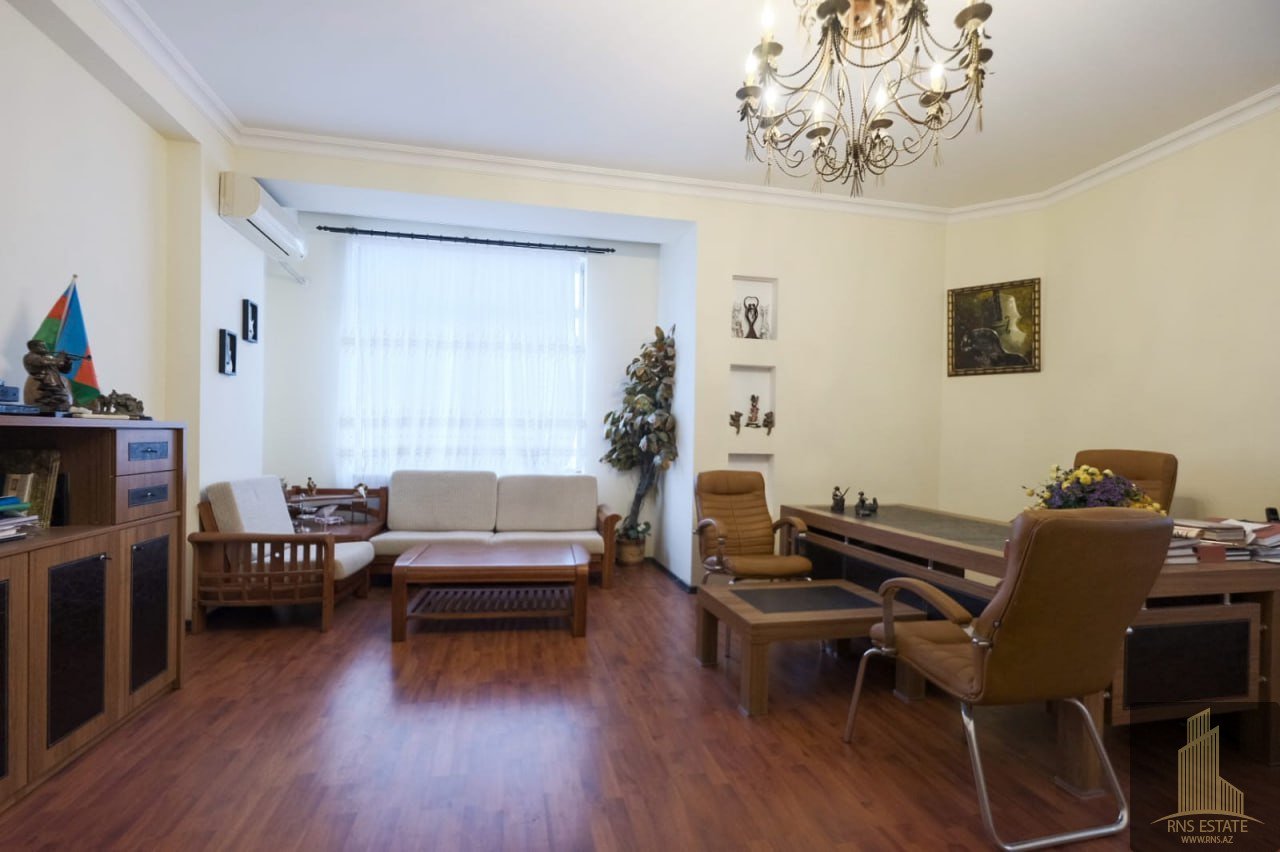 Квартира с 7 спальнями в Ясамальский район, Азербайджан № 1536