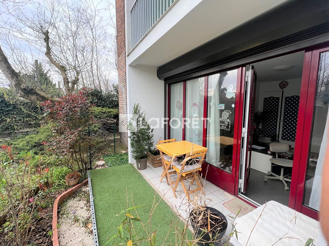 1 غرف نوم شقة في Villemomble, France رقم 188463