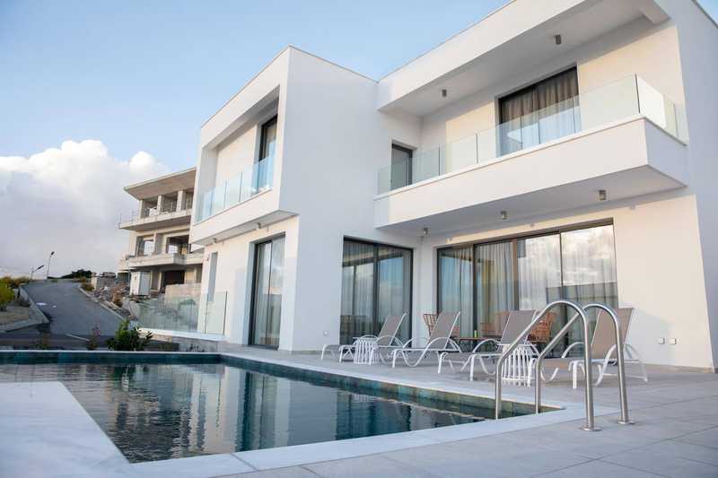 4 bedrooms Villa in Chloraka, Cyprus No. 10726
